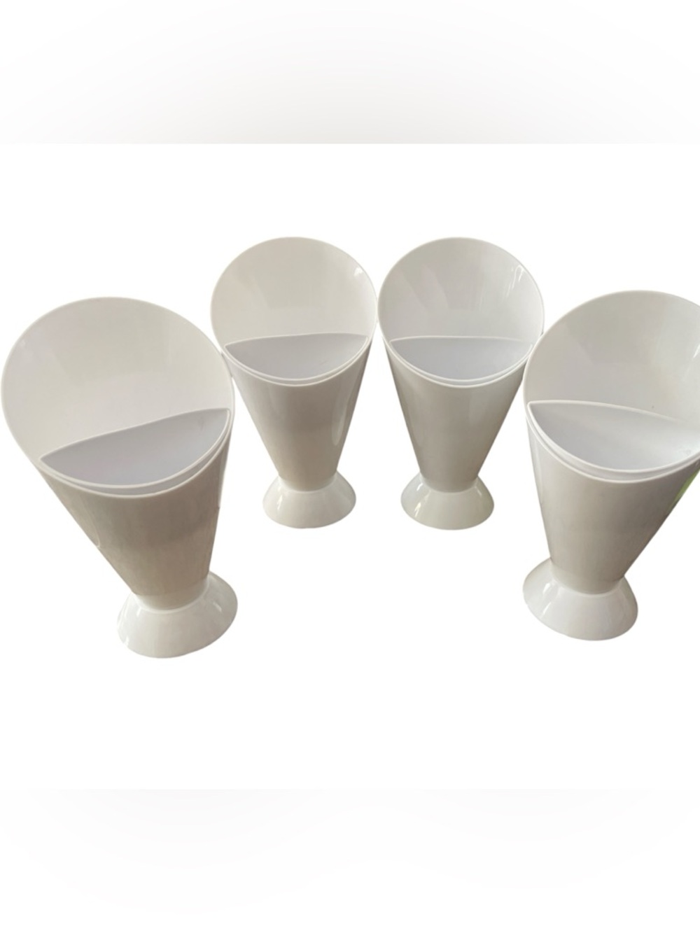 Set of 4 White chip & dip cone cups